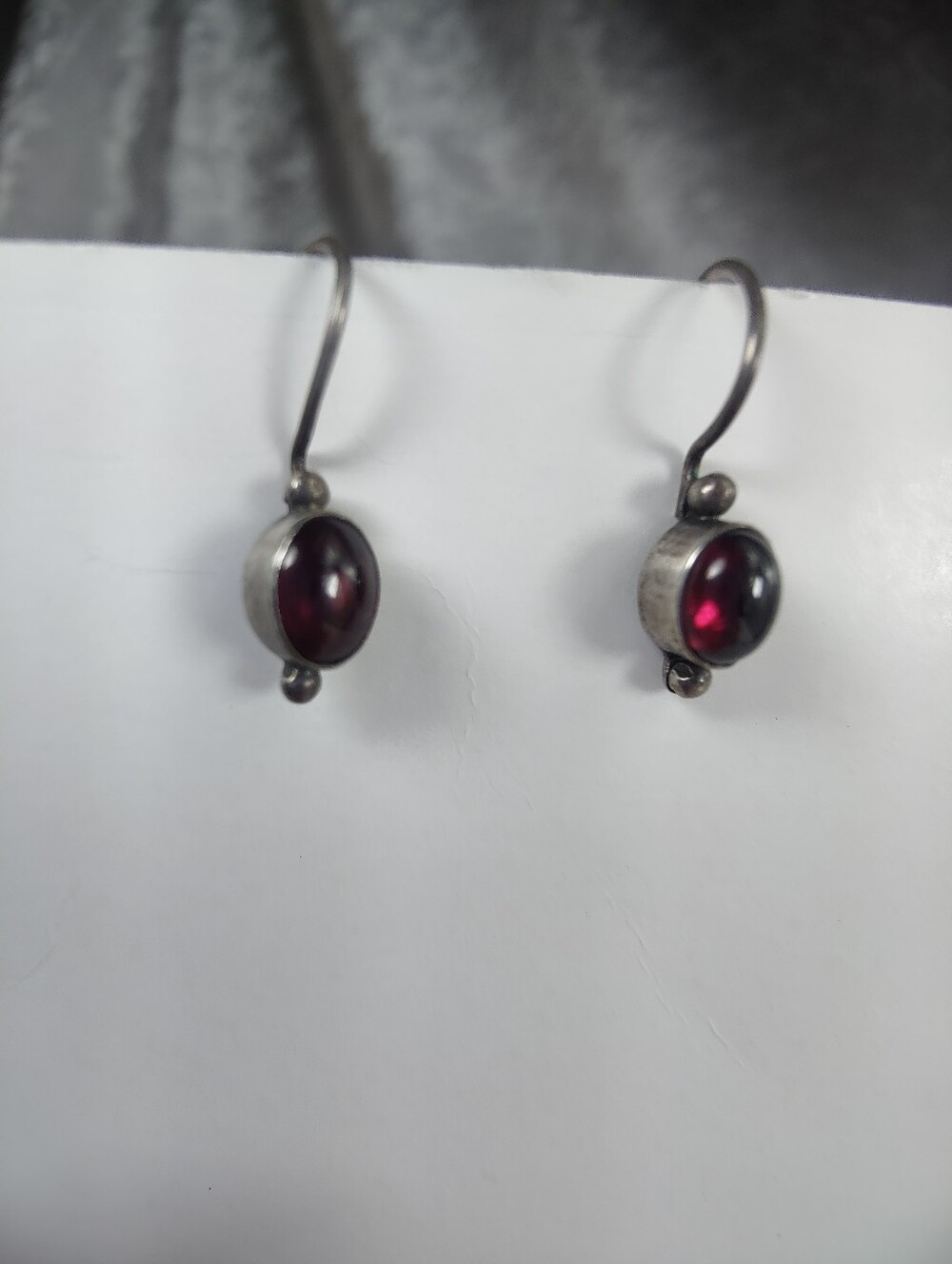 Vintage 925 Sterling Silver Deep Red Garnet Color Stone Dangle Earrings - Picture 6 of 13